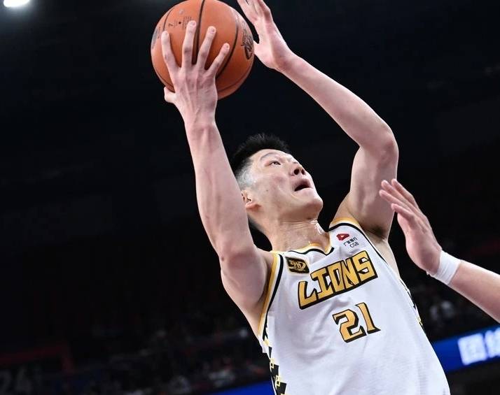 CBA常规赛赛程吃紧，里尔关键时刻豪取连胜，压力陡增，控场能力受关注-开云首页APP